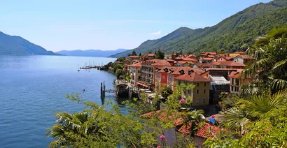 © ClaraNila - stock.adobe.com Ufergegend von Cannero Riviera am Lago Maggiore, Piemont Italien
